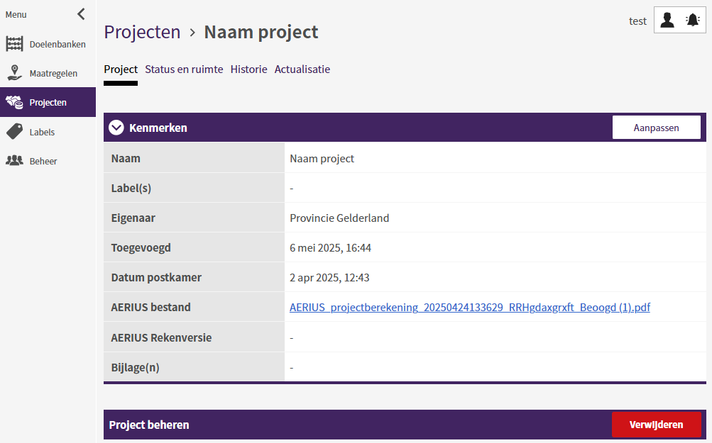 Een schermafdruk van het projecten tabblad, waar de projectkenmerken van een voorbeeldproject getoond wordt.
